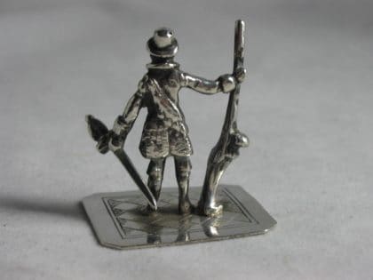 IMG 5931 420x315 - Miniatuur soldaat met musket (verkocht)