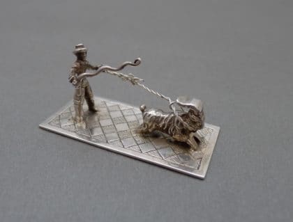 P1320821 420x319 - Miniatuur man met geit
