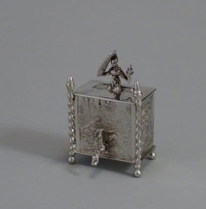 P1340965 420x427 - Miniatuur zilver wandfontein ( verkocht )