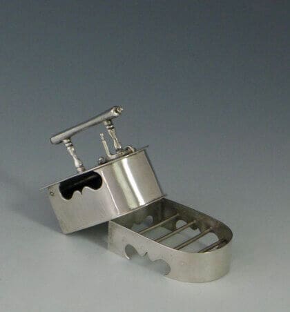 P1390378 420x452 - Miniatuur strijkijzer (verkocht)