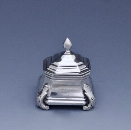 P1410159 420x415 - Miniatuur zilveren tabakspot