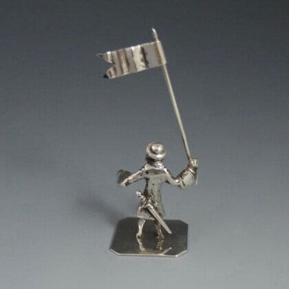 P1420139 420x420 - Miniatuur vaandeldrager (verkocht)